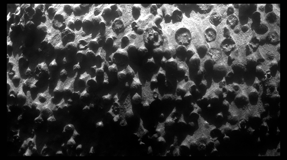 Opportunity zooms in on Fin outcrop (3/4)